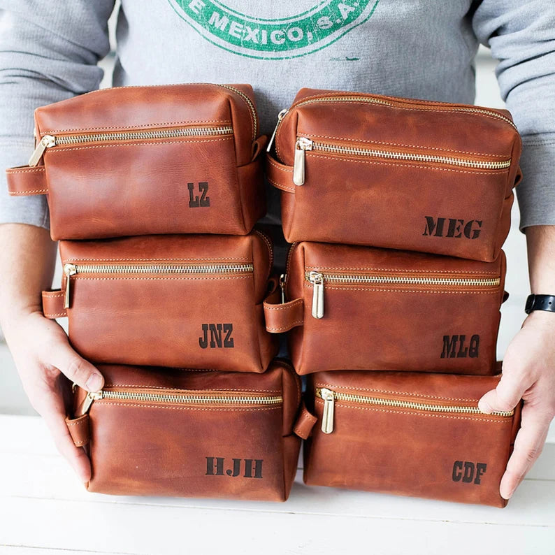Personalized Men's Leather Toiletry Bag Groomsmen Gift SET of 6 or only 1 Dopp Kit men, Leather Shaving Kit, Graduation Gift for Him