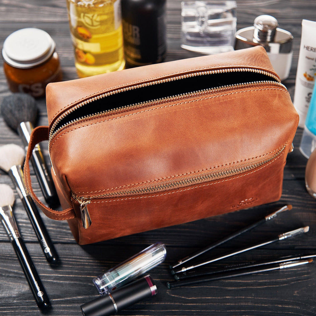 Personalized Leather Dopp Kit – Initials