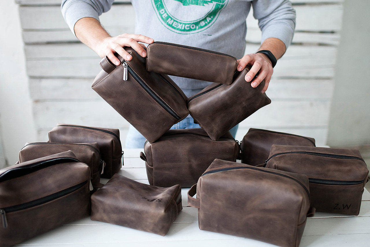 Christmas Gift Toiletry Bag, Personalized Leather Dopp Kit, Engraving Men's Travel Bag, Men's Shaving Bag, Customized Groomsmen Dopp Kit