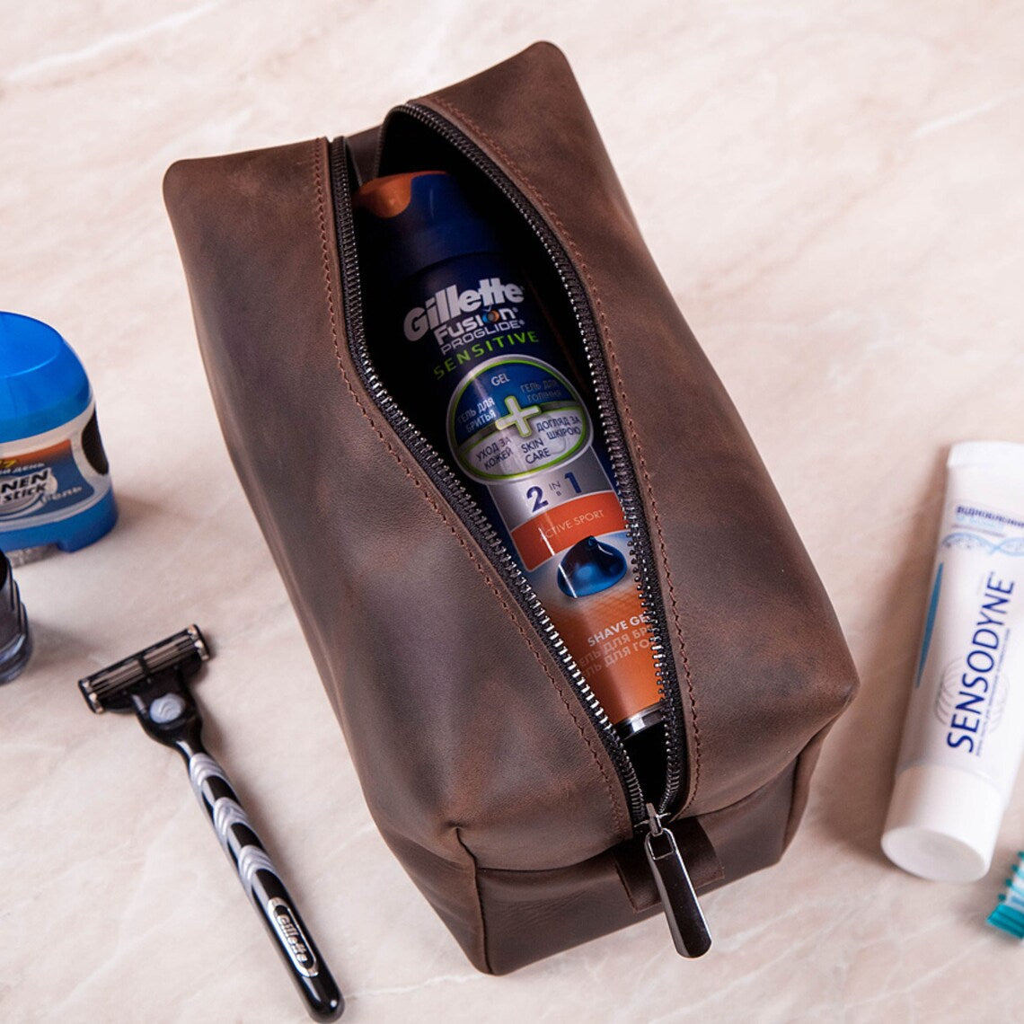 Personalized Leather Toiletry Bag – Groomsmen Gift